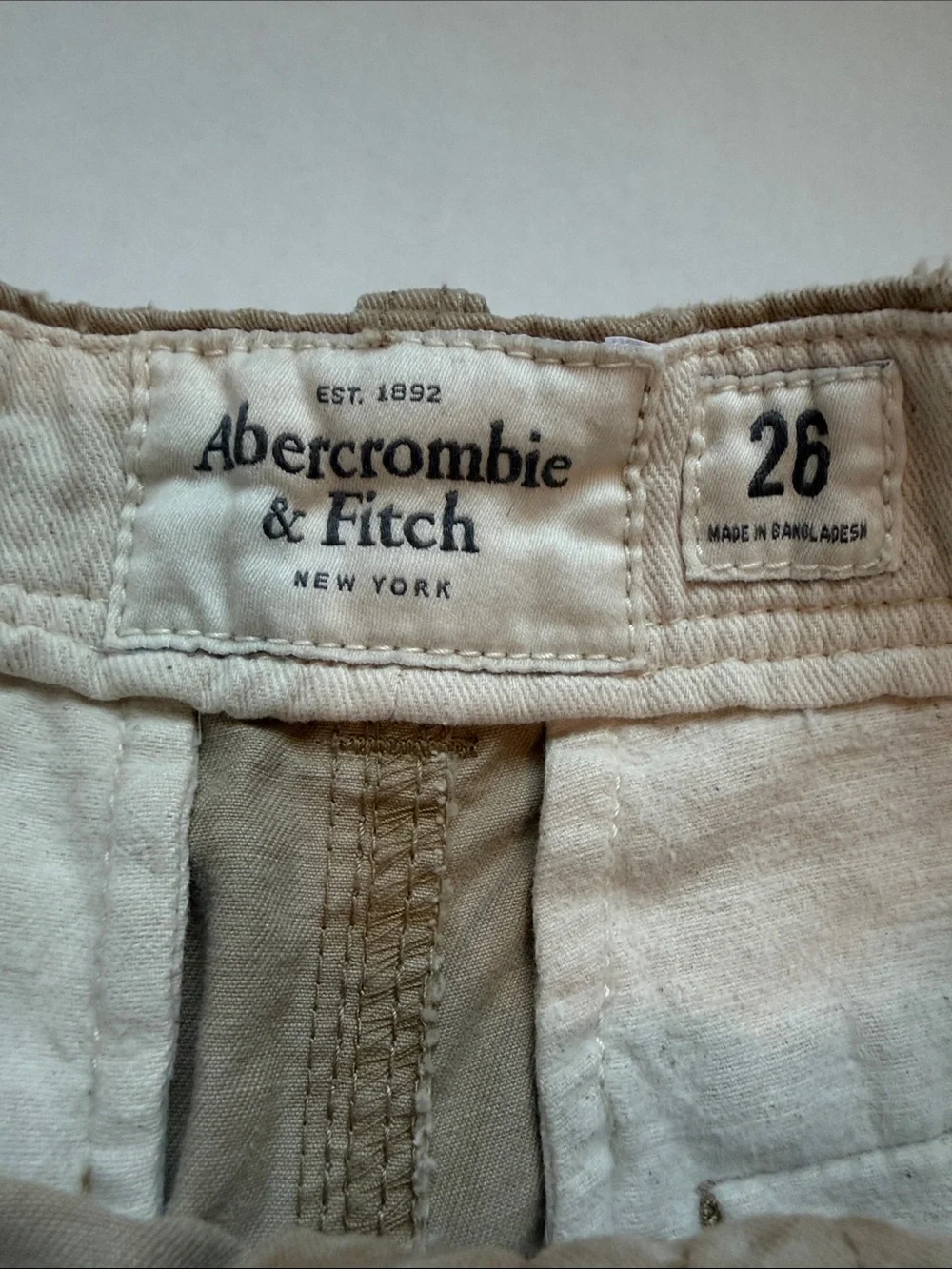 NWT Abercrombie & Fitch Classic Fit At The Knee Shorts